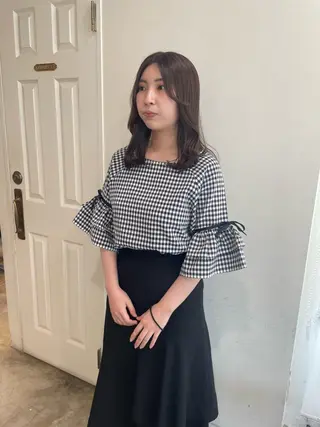 ミディアム カラー MIOベージュカラー 柔らかいカラーのヘアスタイル