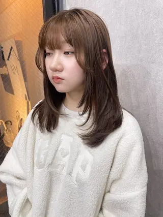 セミロング カラー AIRI layer cut hairのヘアスタイル