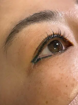 マツエク・マツパ 井上 真里奈のヘアスタイル