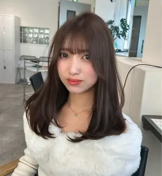 ミディアム ブリーチ/ベージュ /レイヤー/ひよりのヘアスタイル