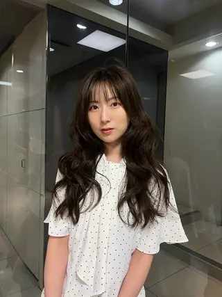 ロング 垢抜け小顔レイヤー オリーブ/スミレのヘアスタイル