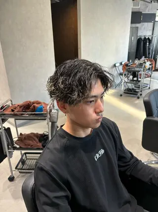 パーマ メンズ _WHITE / KENTOのヘアスタイル
