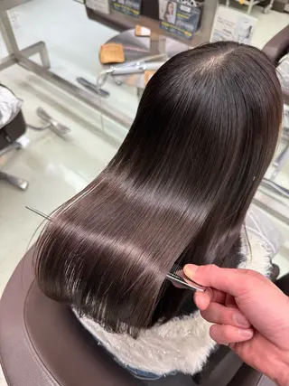 ミディアム WiLL 紗希/ 艶カラーのヘアスタイル