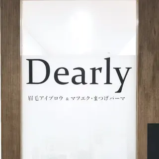 【Dearly】 金城智美のマツエク・マツパデザイン