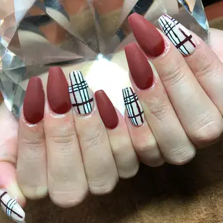 ミディアム ネイル 《LB》ラブリエ Nail&eyeのマツエク・マツパデザイン