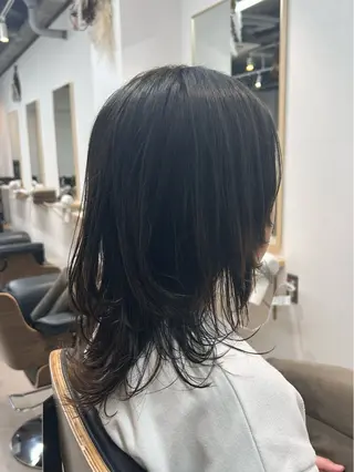 セミロング カラー ハイライト/レイヤー /艶髪/吉田愛望のヘアスタイル