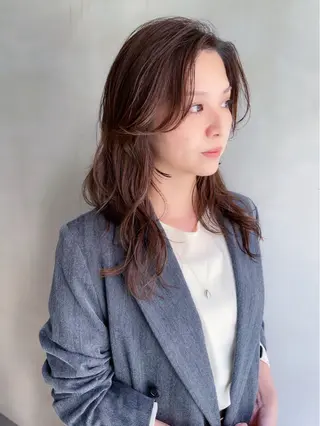 セミロング カラー AiM 大名　似合わせカットのヘアスタイル