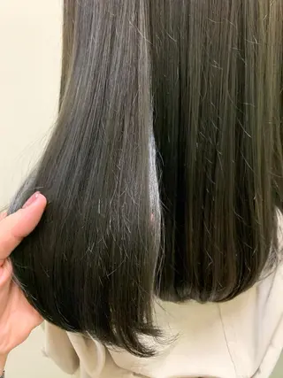 ミディアム ayaka 縮毛矯正レイヤーのヘアスタイル