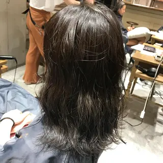 ミディアム 緑川 瑞穂のヘアスタイル