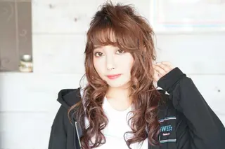 セミロング カラー パーマ ヘアアレンジ 韓国風レイヤー ハイトーンRYOTAのヘアスタイル