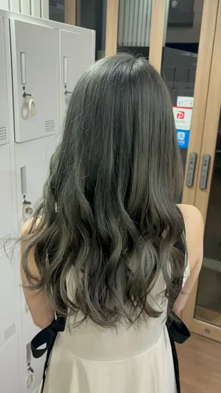 ロング カラー 限界オタク美容師 💜Natsuki☁のヘアスタイル