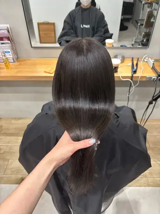 ロング 盛れる透明感カラー・ momokaのヘアスタイル