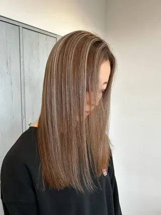 ミディアム miu🌝 ハイライト/一宮のヘアスタイル