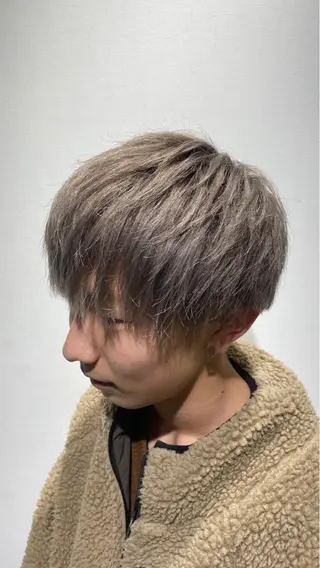 ショート カラー メンズ 工藤 千寛のヘアスタイル