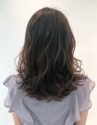 セミロング カラー 磯山 直貴のヘアスタイル