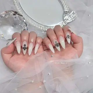ネイル HIN NAILのネイルデザイン