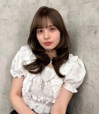 ミディアム カラー ハイトーン/レイヤー 💜Akaneのヘアスタイル