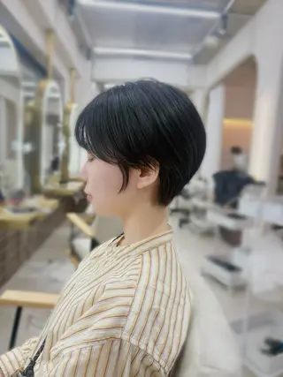 ショート Miu🤍透明感カラ ー🫧ショートカットのヘアスタイル