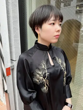 ショート カラー パーマ 吉田勇人🩶レイヤー •透明感カラー•暗髪のヘアスタイル
