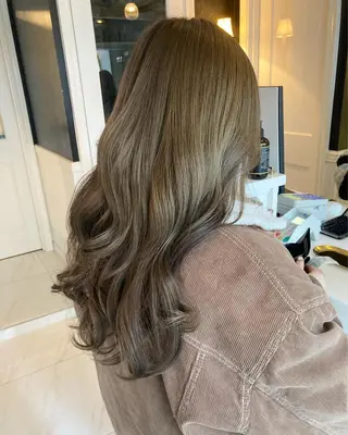 セミロング 嶋崎 留美のヘアスタイル