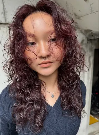 ロング カラー ヤナギヤ カノのヘアスタイル