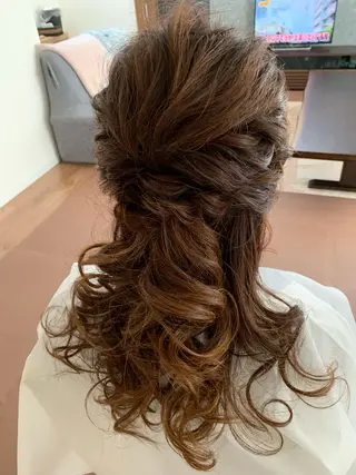 セミロング 開發 紗貴のヘアスタイル
