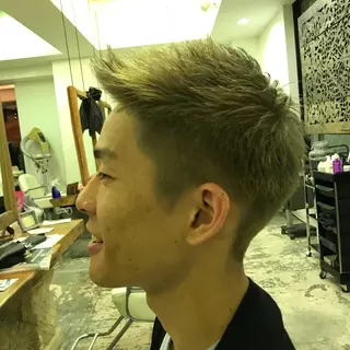 ショート メンズ ニュアンスパーマ/ レイヤー/茶屋町のヘアスタイル