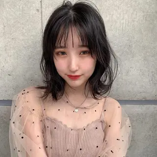 セミロング カラー ヘアアレンジ 🩵色落ち可愛い 寒色カラー🩵のヘアスタイル