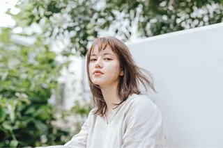 ミディアム カラー トップ スタイリストのヘアスタイル