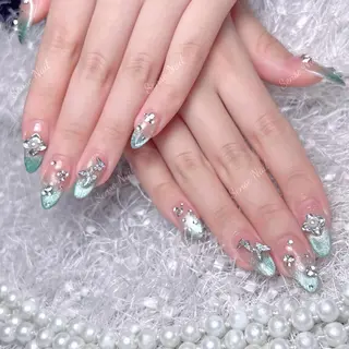 ネイル Queening 🦋のネイルデザイン