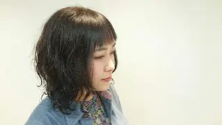 ミディアム カラー パーマ 透明感ハイライト◎ 伊藤夏海のヘアスタイル