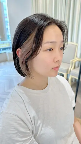 ショート カラー 小顔レイヤー/ ベージュ🤍Rieのヘアスタイル