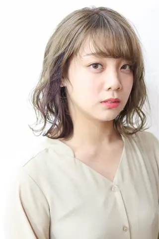 ミディアム 山内 悠のヘアスタイル