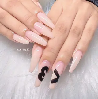 ネイル Hin Nailsのネイルデザイン