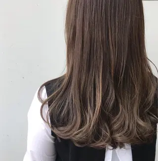 ロング 鈴木 香哉子のヘアスタイル