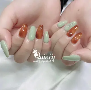 ロング Quincy ネイル&アイラッシュのマツエク・マツパデザイン