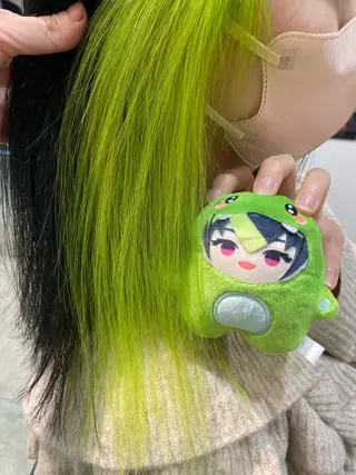 ロング カラー インナーカラー 推し ブリーチ  髪質改善のヘアスタイル