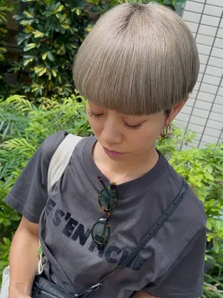 ショート モモカ/ハイトーン /バレイヤージュのヘアスタイル