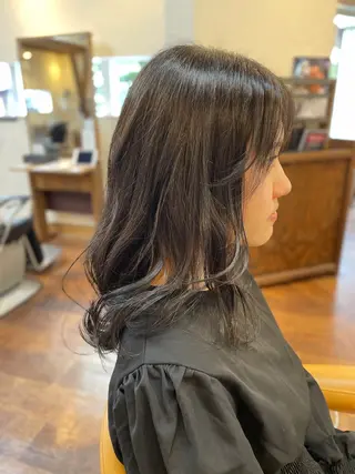 セミロング カラー 女性理容師 黒岩　さちのヘアスタイル