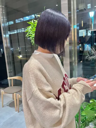 ショート カラー ミオ💎ショート 透ける暗髪のヘアスタイル
