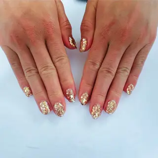 ネイル Nail&Beaut yコルン　SARAのネイルデザイン