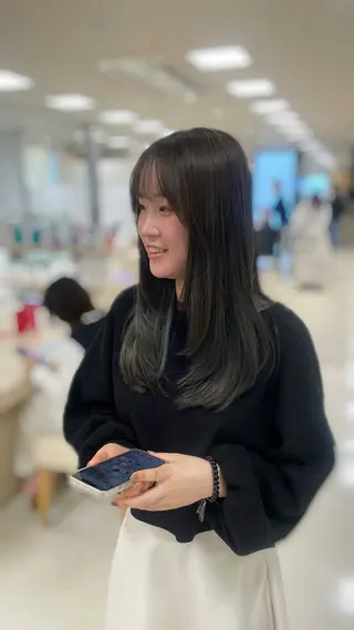 セミロング ツヤ感／似合わせ カラー🌿yuiのヘアスタイル