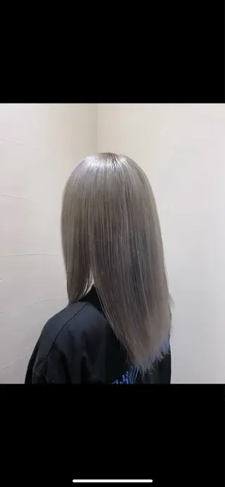 カラー ブリーチカラー特化 ✨️永井諒のヘアスタイル
