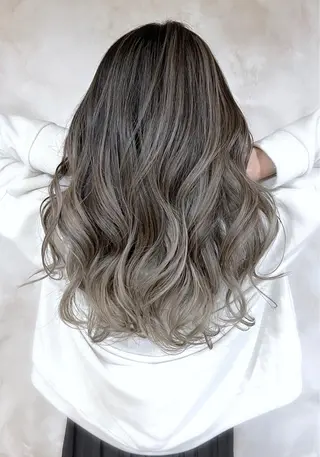 セミロング 🤍デザインカラー 特化🤍HIROのヘアスタイル