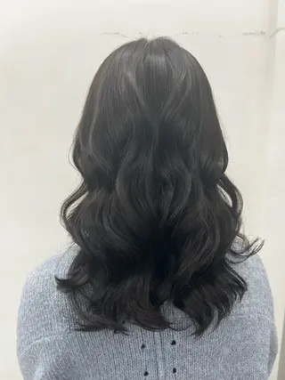 セミロング ハイトーン /愛子のヘアスタイル