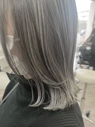 ミディアム 飛田 由貴のヘアスタイル