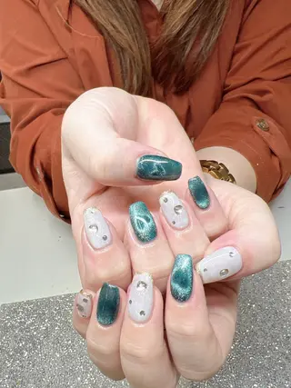 ネイル ガレンドウ 白澤 愛子のネイルデザイン