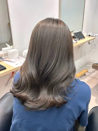 ミディアム カラー 艶カラー/レイヤー/ ハイトーン/まなみのヘアスタイル