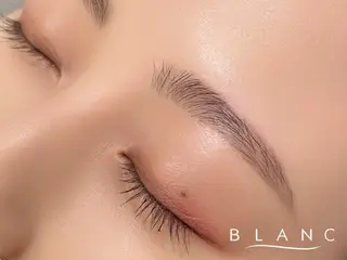 アイブロウ Blanc inaのマツエク・マツパデザイン