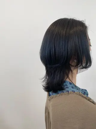 ミディアム カラー 大久保 梨音のヘアスタイル